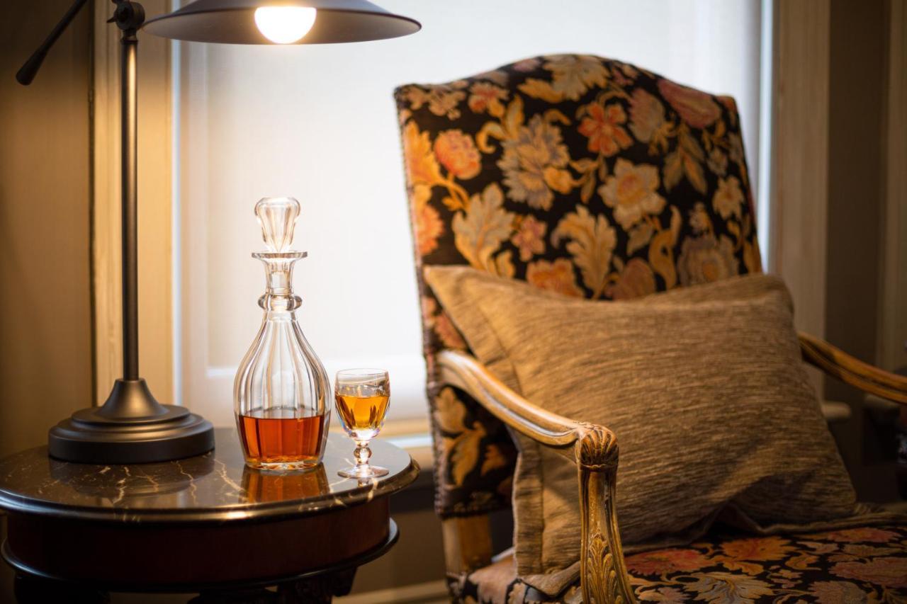 The Rivulet Bed & Breakfast Sandy Bay Exterior photo A bottle of cognac