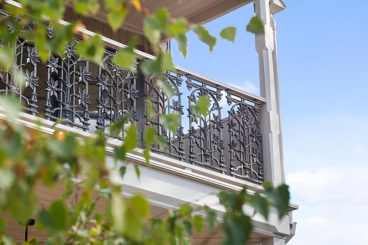 The Rivulet Bed & Breakfast Sandy Bay Exterior photo Ironwork on the balcony of the house